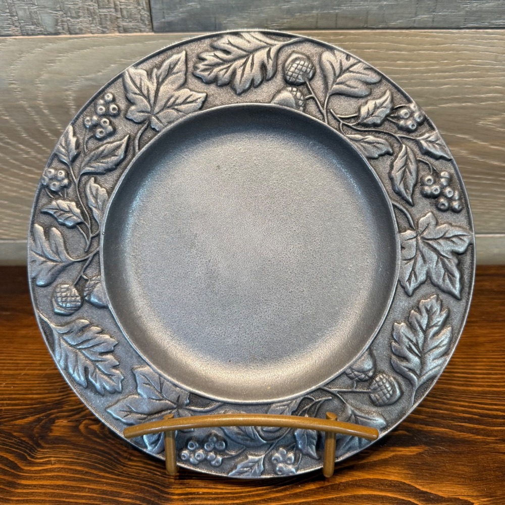 Longaberger 2001 Embossed Oak Leaf Acorn Berry Pewter Look 8.25 Inch Plate